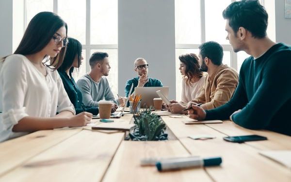 Jak consulting dla firm pomaga w dostosowaniu się do regulacji prawnych?